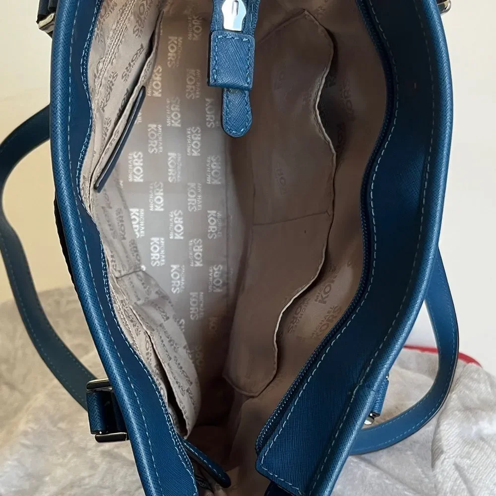 NWOT Michael Kors Blue Tote Bag Purse - Picture 4 of 11